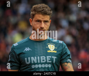 15 septembre 2019, Oakwell, Barnsley, Angleterre ; Sky Bet Championship Football, Barnsley vs Leeds United ; Credit : Craig Milner/News Images images Ligue de football anglais sont soumis à licence DataCo Banque D'Images