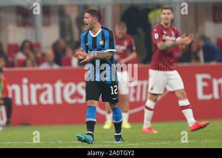 MILAN, ITALIE - 21 SEPTEMBRE : Stefano Sensi de l'Internazionale FC célèbre le but durant le Seria un match entre l'AC Milan vs FC Internazionale au Stadio San Siro, Stadio Giuseppe Meazza, le 21 septembre 2019 à Milan, Italie. Credit : Daniela Porcelli/SPP/Alamy Live News Banque D'Images