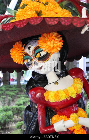 Close up chef de catrina sculpture sur jour de la mort Banque D'Images