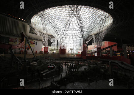 Club d'aventure Khalil. Le Ferrari World. Parc à thème. 2010. Abou Dhabi. No. Banque D'Images