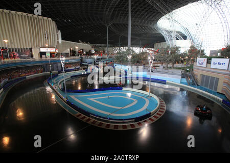 Club d'aventure Khalil. Le Ferrari World. Parc à thème. 2010. Abou Dhabi. No. Banque D'Images