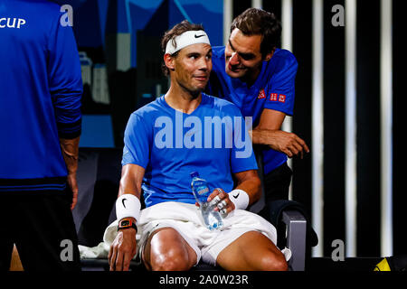 Genève, Suisse. Sep 21, 2019. L'Europe de l'équipe de Rafael Nadal et Roger Federer de Team Europe réagit au cours de la deuxième journée de la cuve Cup 2019 à Palexpo le 21 septembre 2019 à Genève, Suisse. La Cuve Coupe sera voir six joueurs du reste du monde en concurrence avec leurs homologues de l'Europe. Monde de l'équipe est dirigée par John McEnroe et Europe de l'équipe est dirigée par Bjorn Borg. Le tournoi se déroule du 20 au 22 septembre. Agence Photo crédit : indépendante/Alamy Live News Banque D'Images