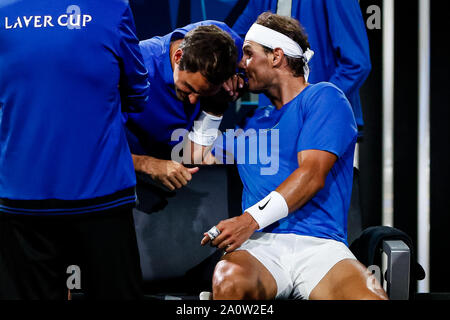 Genève, Suisse. Sep 21, 2019. L'Europe de l'équipe de Rafael Nadal et Roger Federer de Team Europe réagit au cours de la deuxième journée de la cuve Cup 2019 à Palexpo le 21 septembre 2019 à Genève, Suisse. La Cuve Coupe sera voir six joueurs du reste du monde en concurrence avec leurs homologues de l'Europe. Monde de l'équipe est dirigée par John McEnroe et Europe de l'équipe est dirigée par Bjorn Borg. Le tournoi se déroule du 20 au 22 septembre. Agence Photo crédit : indépendante/Alamy Live News Banque D'Images