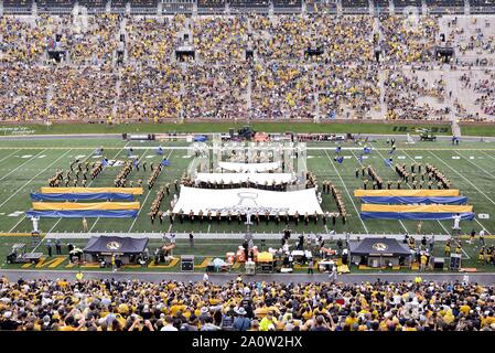 Sep 21, 2019 : Le Missouri pep groupe spectacles leur appui à la championne de la Coupe Stanley des Blues de Saint-Louis au cours d'une conférence SEC jeu où le South Carolina Gamecocks visité le Missouri Tigers tenue à Faurot Field au Memorial Stadium de Columbia, MO Richard Ulreich/CSM Banque D'Images