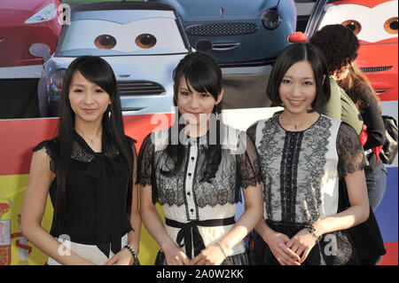 LOS ANGELES, CA. 18 juin 2011 : groupe pop japonais parfum à la première de 'Cars 2' au El Capitan Theatre, à Hollywood. © 2011 Paul Smith / Featureflash Banque D'Images