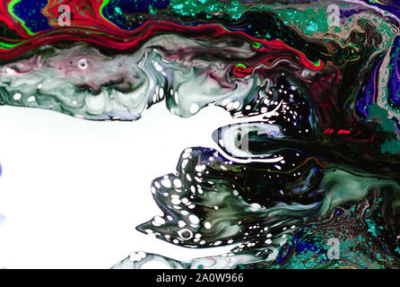 L'art abstrait Peinture Encre Blast exploser la turbulence. J'ai capturé lorsque la peinture alimentaire s'étend sur le lait qu'une réaction chimique s'est produit lorsque j'ai ajouté le sou Banque D'Images