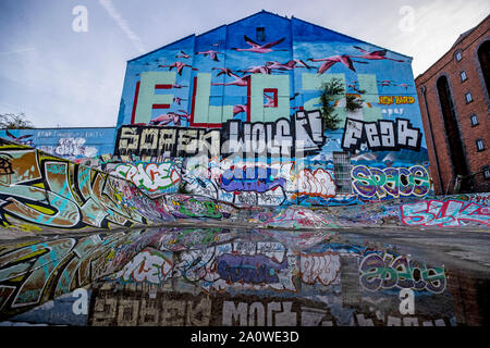 À l'embargo 0001 LE LUNDI 23 SEPTEMBRE un mélange de texte et d'images colorées sur un skate park dans la zone du Triangle balte de Liverpool. Les rues de la ville ont été transformés avec des éclats de couleur comme les artistes faire leur marque. Banque D'Images