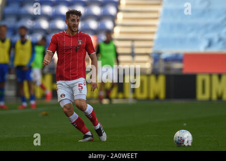 21 septembre 2019, DW Stadium, Wigan, Angleterre ; Sky Bet Championship Football, Wigan Athletic vs Charlton Athletic ; Tom Lockyer (5) de Charlton Athletic en action pendant la partie Crédit : Richard Long/News Images images Ligue de football anglais sont soumis à licence DataCo Banque D'Images