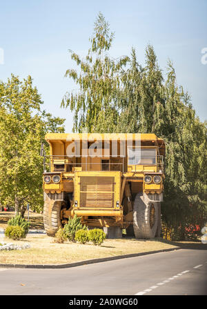 Un gros camion utilisé dans les mines pour le transport de marchandises très lourdes Banque D'Images