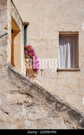 Escalier dans la vieille ville connu pour troglodytes troglodytes. La province de Matera, Matera, région de Basilicate, dans le sud de l'Italie. Banque D'Images