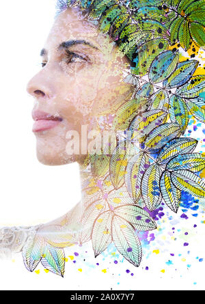 Paintography. Double Exposure of woman's profile se dissoudre dans le vert, jaune et violet de formes avec feuille comme formes Banque D'Images