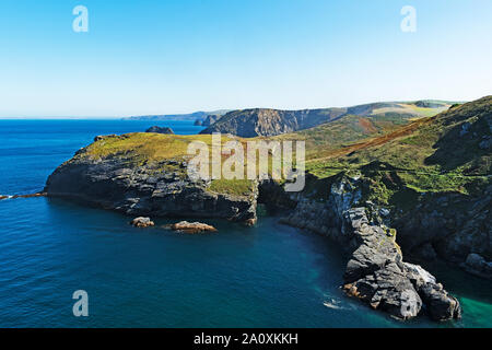 Vue du littoral à tintagel, à Cornwall, Angleterre, Grande-Bretagne, Royaume-Uni. Banque D'Images