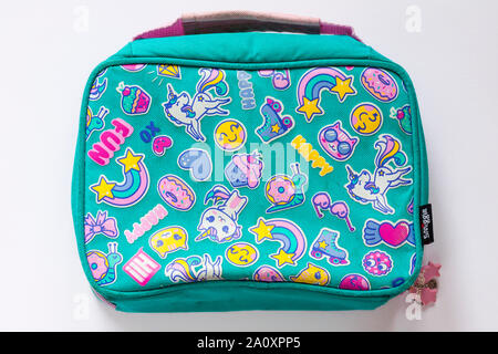 Smiggle girl's lunch box bag isolé sur fond blanc - marche arrière pour voir 2A0XPYH Banque D'Images