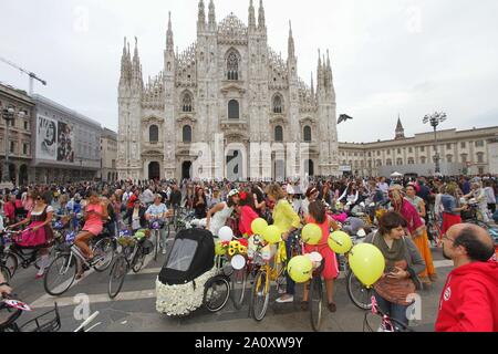 MILAN FANTAISIE FEMME VÉLO LOCATION EXPOSITION FAITE PAR DES FEMMES POUR DES FEMMES POUR CÉLÉBRER SON DROIT D'UTILISER LES RUES DE LA LIBERTÉ ET DE L'INDÉPENDANCE DE L'APRÈS-MIDI CORRESPOND À 1630 DE LA PIAZZA DUOMO (SALMOIRAGO FOTOGRAMMA/Fotogramma, MILAN - 2019-09-22) p.s. la foto e' utilizzabile nel rispetto del contesto dans cui e' stata scattata, e senza intento del diffamatorio decoro delle persone rappresentate Banque D'Images