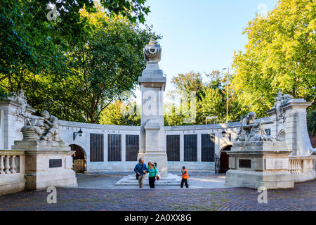 Cénotaphe de Portsmouth, une guerre, un monument dans le centre-ville, Portsmouth, Angleterre, Royaume-Uni. Banque D'Images