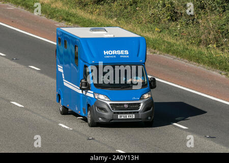 Fiat Ducato van cheval fort, classique, spécialiste de l'avenir collection classic cars sur la M6 à Lancaster, UK Banque D'Images