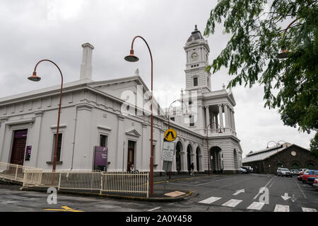 La gare ferroviaire de la ligne principale de chemin de fer de l'époque Victorienne construite en 1889 dans l'affaire Ballarat reliant Melbourne dans l'état de Victoria, Australie. En 1891, l'Am Banque D'Images