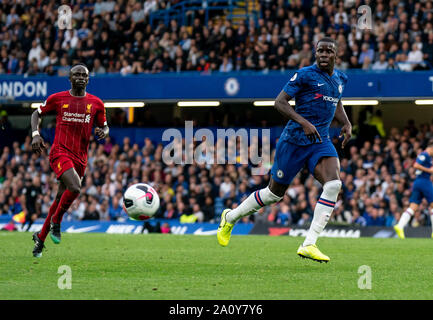 Londres, Royaume-Uni. 22 Sep, 2019. Kurt Zouma de Chelsea au cours de la Premier League match entre Chelsea et Liverpool à Stamford Bridge, Londres, Angleterre le 22 septembre 2019. Photo par Liam McAvoy/Premier Images des médias. Credit : premier Media Images/Alamy Live News Banque D'Images