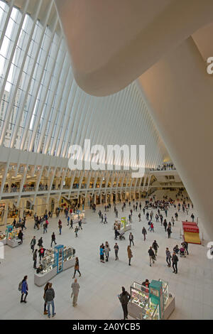 HALL PRINCIPAL D'OCULUS (©SANTIAGO CALATRAVA 2018) CHEMIN WESTFIELD WORLD TRADE CENTER CENTRE DE TRANSPORTS DE DOWNTOWN MANHATTAN NEW YORK USA Banque D'Images