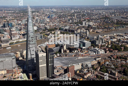 La Station London Bridge par le fragment et le Tower Bridge . Banque D'Images