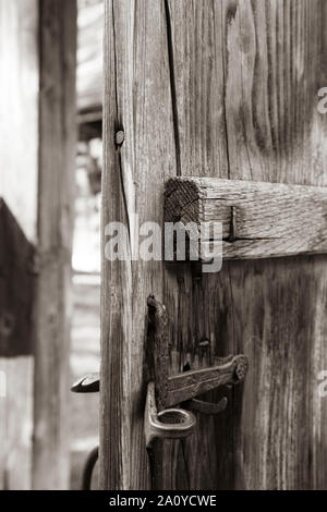 Ancienne porte verrou à l'Eglise grecque-catholique de 1801 de Ropki en musée en plein air, Pologne. Banque D'Images