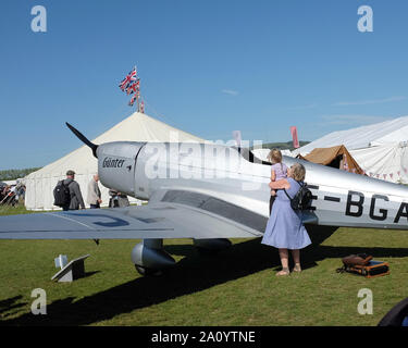 Septembre 2019 - Les petites filles comme des avions trop - au Goodwood Revival réunion de courses Banque D'Images