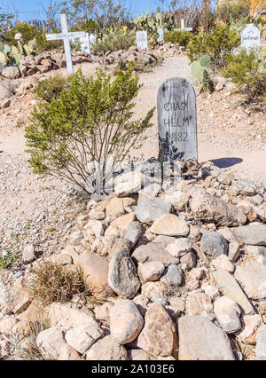 Les pierres tombales des Outlaws, cow-boys et d'autres dans le 19e siècle Boothill Graveyard à Tombstone, en Arizona. Banque D'Images