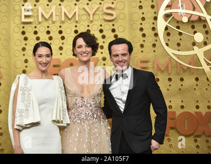 (L-R) Clifford, Phoebe Waller-Bridge Sian, et Andrew Scott arrivent pour le 71ième congrès annuel Primetime Emmy Awards qui a eu lieu au théâtre dans le centre-ville de Los Angeles le Dimanche, Septembre 22, 2019. Photo par Christine Chew/UPI Banque D'Images