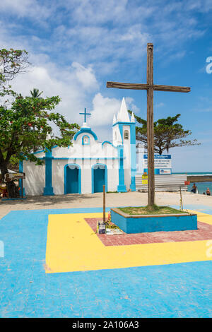 Praia do Forte, le Brésil - Circa 2019 Septembre : une vue de Igreja de Sao Francisco de Assis, l'église de style colonial à Praia do Forte Banque D'Images