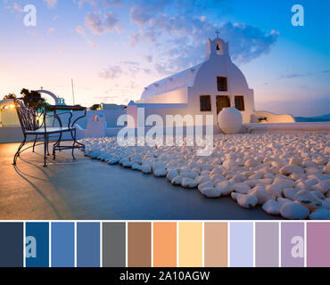 Palette des couleurs à partir de la photo de la chapelle dans le village d''Oia, Santorin, Grèce, sur un lever du soleil Banque D'Images