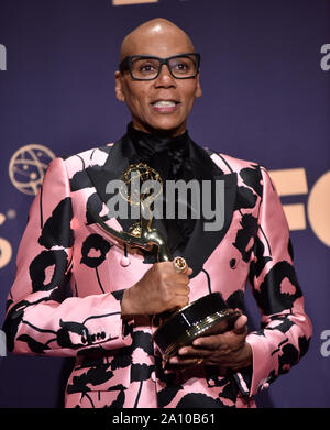 RuPaul, lauréat du prix d'excellence Programme du concours pour le 'RuPaul Drag Race' apparaît dans les coulisses pendant la 71e Primetime Emmy Awards annuel tenu au théâtre dans le centre-ville de Los Angeles le Dimanche, Septembre 22, 2019. Photo par Christine Chew/UPI Banque D'Images