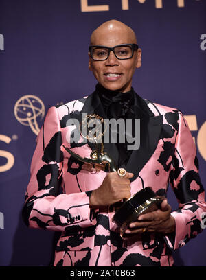 RuPaul, lauréat du prix d'excellence Programme du concours pour le 'RuPaul Drag Race' apparaît dans les coulisses pendant la 71e Primetime Emmy Awards annuel tenu au théâtre dans le centre-ville de Los Angeles le Dimanche, Septembre 22, 2019. Photo par Christine Chew/UPI Banque D'Images