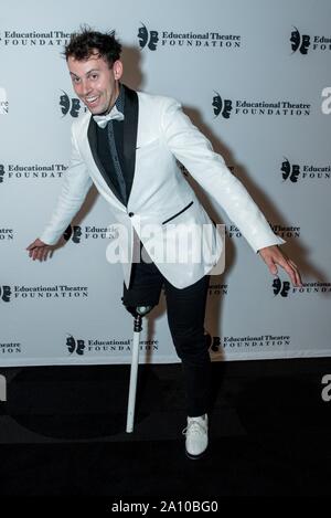 New York, NY, USA. 22 Sep, 2019. Evan Ruggiero aux arrivées pour le cinquième concours annuel de Broadway Retour à l'école de bal de gala, Edison, New York, NY Le 22 septembre 2019. Credit : Mark Ashe/Everett Collection/Alamy Live News Banque D'Images