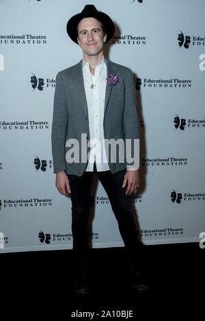 New York, NY, USA. 22 Sep, 2019. Gavin Creel pour des arrivées au cinquième gala Retour à l'École de Broadway, Edison Ballroom, New York, NY Le 22 septembre 2019. Credit : Mark Ashe/Everett Collection/Alamy Live News Banque D'Images