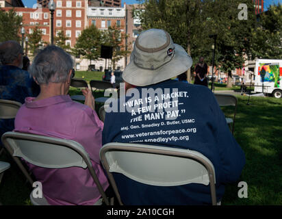 Boston, Massachusetts, USA. 22 Septembre, 2019. 10e édition de la Journée internationale de la paix des Nations Unies et l'action pour le climat sur le Boston Common. Environ 100 personnes se sont réunies sur le Boston Common en dessous de la Massachusetts State House, dans le centre de Boston, MA. Les états d'Anciens Combattants pour la paix pendant l'événement. Chuck crédit Nacke / Alamy Live News Banque D'Images