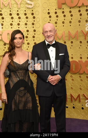 Septembre 22, 2019, Los Angeles, CA, USA : LOS ANGELES - SEP 22 : Rebecca Banques, Jonathan Banks au Primetime Emmy Awards - Les arrivées au Théâtre de Microsoft le 22 septembre 2019 à Los Angeles, CA (crédit Image : © Kay Blake/Zuma sur le fil) Banque D'Images