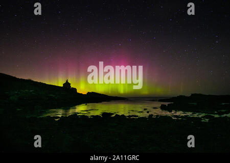 Photo non datée de la maison de bain à Howick, sur la côte de Northumberland, prises montrant la Northern Lights. Banque D'Images