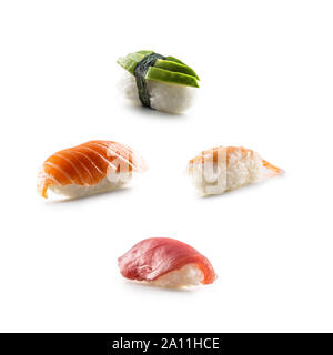 Set de sushis nigiri isolé sur fond blanc Banque D'Images