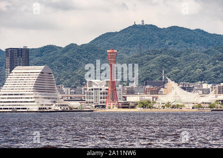 Kobe port Tower dans le centre-ville de Kobe Japon Kansai Hyogo Banque D'Images