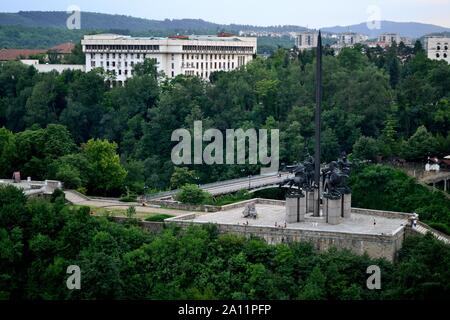 State Art Museum et Asen Monument à Veliko Tarnovo - Balkan mountais - Bulgarie Banque D'Images