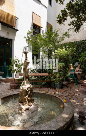 Madrid. L'Espagne. Museo del Romanticismo (Musée du Romantisme). Jardin/Courtyard cafe. Le musée est installé dans un bâtiment du 18ème siècle palais néo-classique sur Banque D'Images