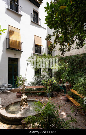 Madrid. L'Espagne. Museo del Romanticismo (Musée du Romantisme). Jardin/Courtyard cafe. Le musée est installé dans un bâtiment du 18ème siècle palais néo-classique sur Banque D'Images