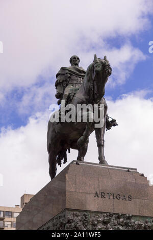 Statue équestre du Général Artigas sur la Plaza Independencia, Montevideo, Uruguay. Banque D'Images