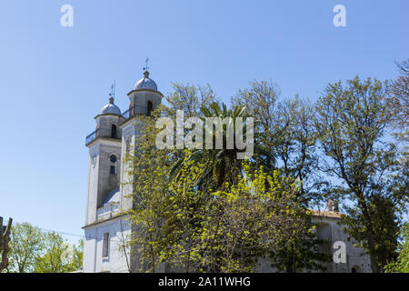 Les clochers de la Basilique du Saint Sacrement à Colonia del Sacramento, Uruguay. C'est l'une des plus anciennes villes de Uruguay Banque D'Images