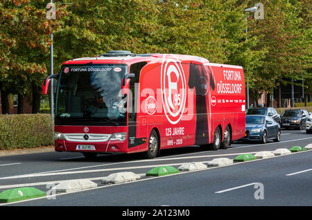 Sports, football, Bundesliga 2019/2020 Borussia Moenchengladbach, contre Fortuna Düsseldorf 2-1, stade Borussia Park, bus de l'équipe Duesseldorf, DFL RÈGLEMENT INTERDIT TOUTE UTILISATION DES PHOTOGRAPHIES COMME DES SÉQUENCES D'IMAGES ET/OU QUASI-vidéo Banque D'Images