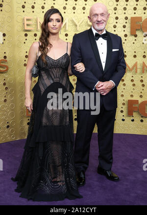 Los Angeles, United States. 22 Sep, 2019. LOS ANGELES, CALIFORNIE, USA - 22 SEPTEMBRE : Rebecca Elena Banques et Jonathan Banks arrive à la 71e Primetime Emmy Awards annuel tenu au Théâtre Microsoft L.A. Vivre le 22 septembre 2019 à Los Angeles, Californie, États-Unis. (Photo par Xavier Collin/Image Crédit : Agence de Presse) L'agence de presse Image/Alamy Live News Banque D'Images
