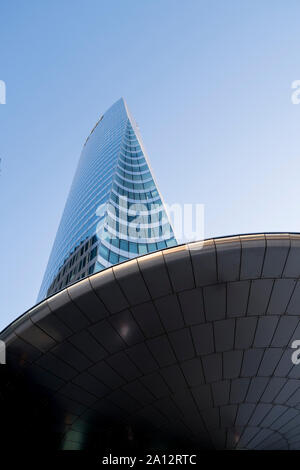 Paris, France - septembre 2, 2019 : gratte-ciel du quartier financier de la Défense Paris France. La Tour EDF, siège de l'entreprise énergétique française ,il Banque D'Images