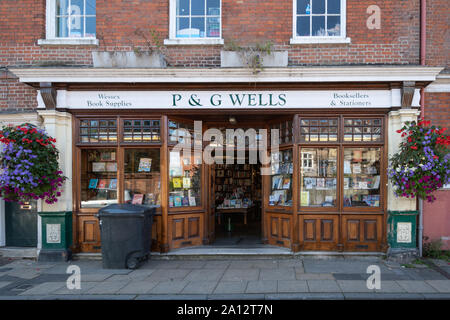 P & G Wells bookshop sur College Street à Winchester, Hampshire, Royaume-Uni Banque D'Images