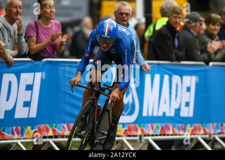 Harrogate, Royaume-Uni. 23 septembre 2019. Antonio Tiberi de l'Italie prend l'or dans les Championnats du Monde Route UCI 2019 Junior Mens montre. 23 septembre 2019 Dan-Cooke Crédit/Alamy Live News Banque D'Images