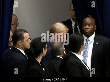 New York, États-Unis. Sep 23, 2019. Le président Donald Trump arrive à prononcer une allocution lors d'un événement sur la liberté religieuse à la 74e débat général à l'Assemblée générale des Nations Unies au Siège des Nations Unies à New York City le 23 septembre 2019. Photo de John Angelillo/UPI UPI : Crédit/Alamy Live News Banque D'Images